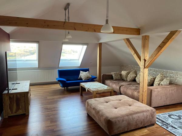 Na zdjęciu widoczny jest obiekt Schöne Aussicht położony w mieście Geiselbach.