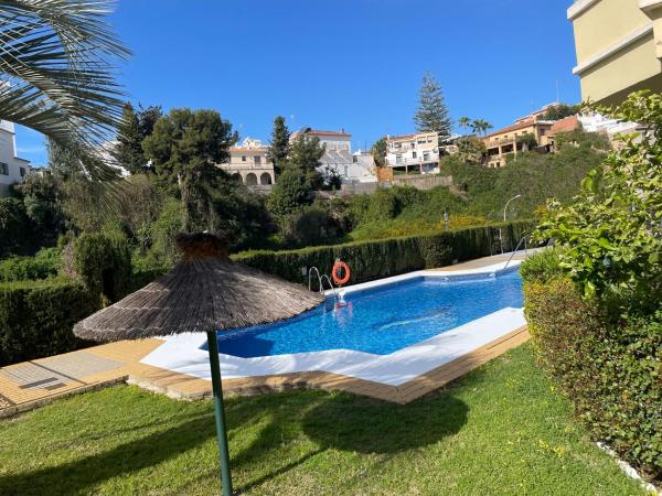 Na fotografii je vidět objekt Jardines de Burriana 13 con parking nacházející se ve městě Nerja.