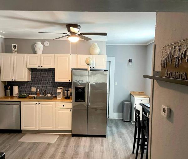 A la foto es mostra l'objecte Little, Cozy, Eclectic home situat a la ciutat de Danielsville.