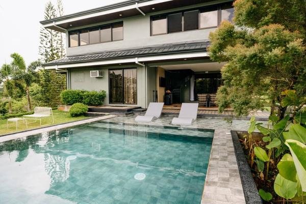 The photo shows the Grey Rock Mountain Villa w/ Private Pool & Jacuzzi located in the city of Gaas.
