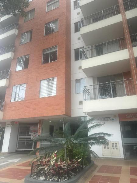 A la foto es mostra l'objecte Aparta estudió independiente cerca a la concha acústica (central) situat a la ciutat de Ibagué.