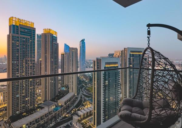 På billedet ses objektet Lux 1BR Apartment with Amazing view in Palace Residences Creek Harbor beliggende i byen Dubai.