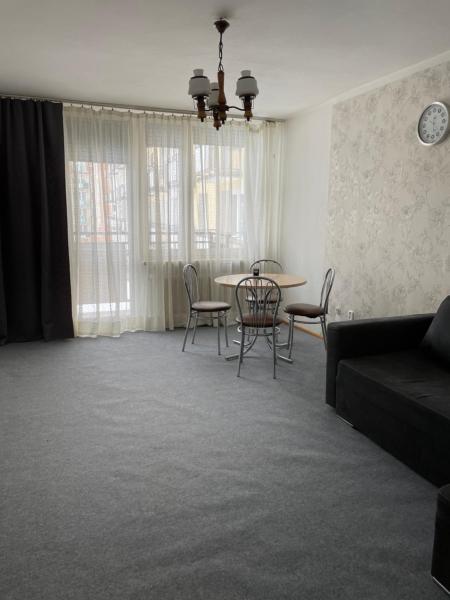 Na zdjęciu widoczny jest obiekt Apartament przy górce położony w mieście Husinka.