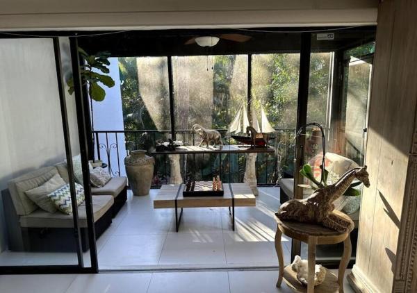 Na zdjęciu widoczny jest obiekt Naples Luxury Condo, Pool, Tennis, Minutes from the Beach położony w mieście Naples.