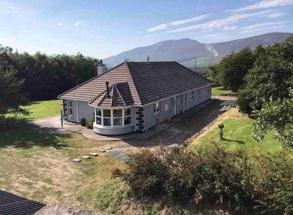 A la foto es mostra l'objecte The Marshes - Large home, short drive to beach situat a la ciutat de Kells Station.
