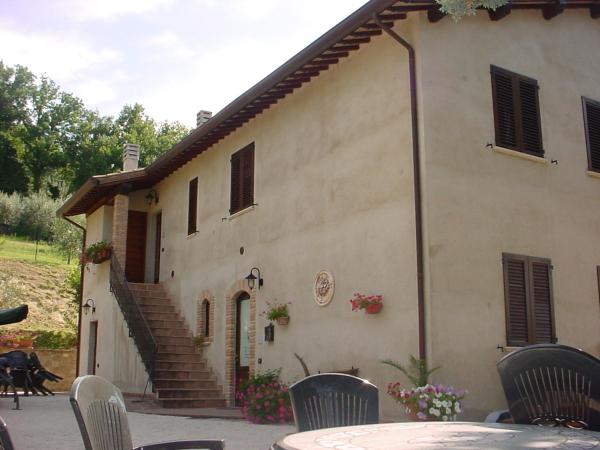 På billedet ses objektet Agriturismo La Cantina San Martino beliggende i byen Assisi.