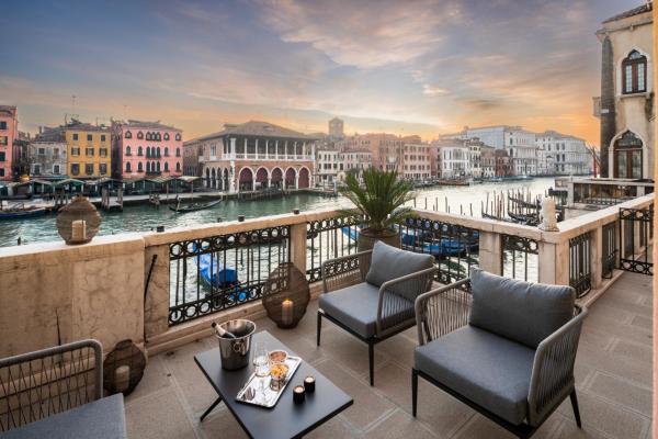 På billedet ses objektet Grand Canal Luxury Apartments With Terrace R&R beliggende i byen Venedig.