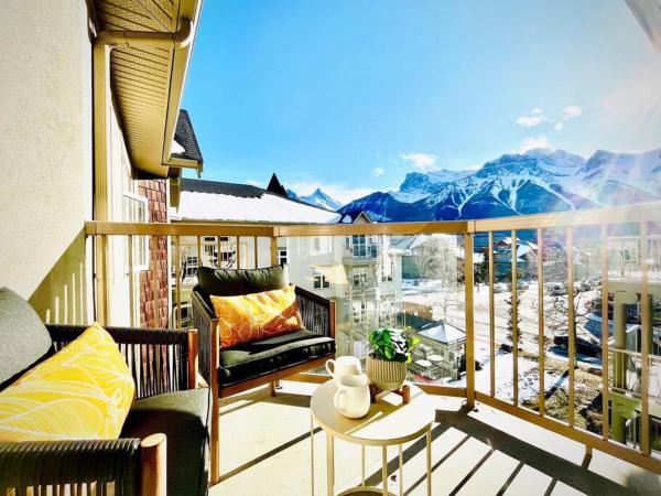 På billedet ses objektet W411 NEW- TOP of the World Canmore MTN Retreat beliggende i byen Canmore.