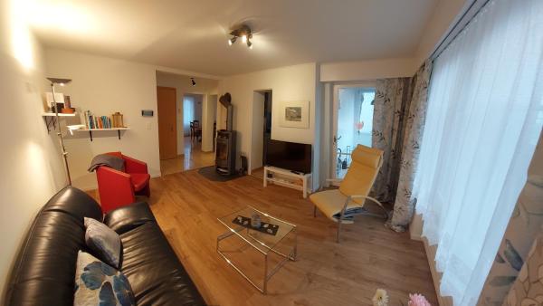 The photo shows the Renovierte 4,5-Zi-Wohnung mit Parkplatz in ruhiger Lage - 90m2 located in the city of Sirnach.