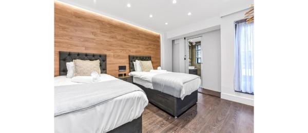 Luxury Abode: 5-Bed Haven Ideal for Big Groups!, London