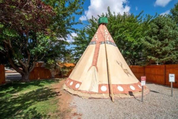 En la foto se muestra el objeto Moab RV Resort Glamping Tipi OKTP-51 ubicado en la ciudad de Moab.