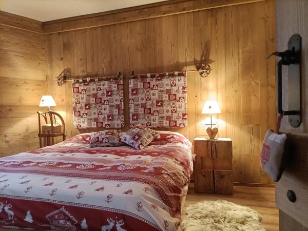 Na zdjęciu widoczny jest obiekt Baita Lou refuge dal cervou położony w mieście Stroppo.