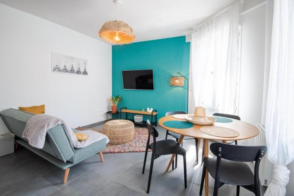 A la foto es mostra l'objecte Comfort and modernity in a townhouse situat a la ciutat de Tours.