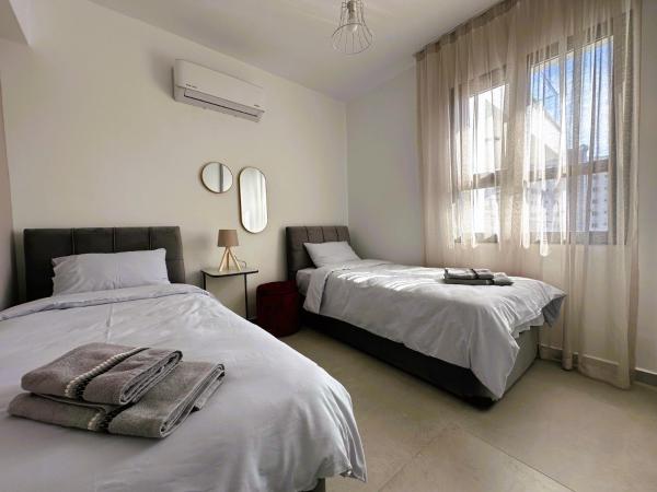 La photo montre l'objet Caesar Arrius 27, Amaizing Spacious 2-Bedroom-2 Bathroom Apartment situé dans la ville de Iskele.