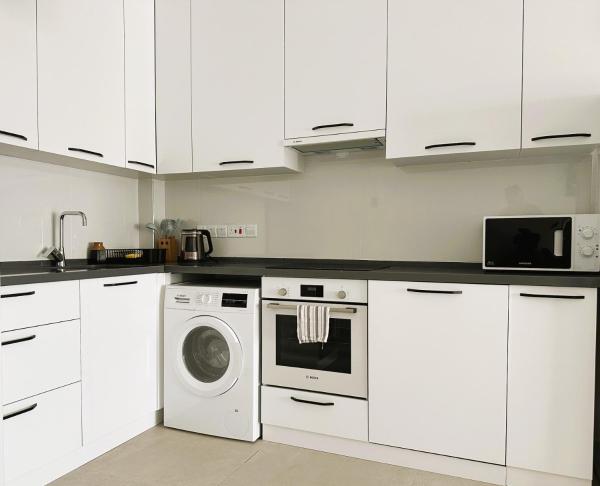 Caesar Arrius 27, Amaizing Spacious 2-Bedroom-2 Bathroom Apartmentの写真5