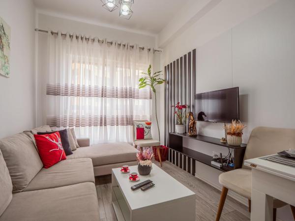 Amber's Cozy Place, Tirana