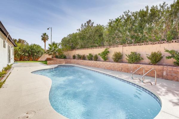 Pet-friendly Las Vegas Home With Pool 4 Mi To Strip - Las Vegas, NV