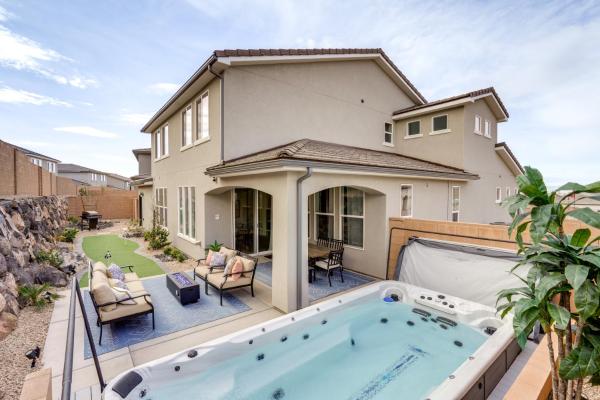 A la foto es mostra l'objecte 12 Mi to Sand Hollow: Spacious Home w/ Game Room situat a la ciutat de Washington.