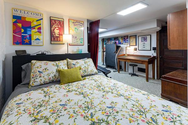 A la foto es mostra l'objecte Mike & Allen's Place on the Park_3 situat a la ciutat de Bexley.