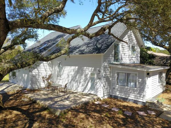 Bayside Cove Retreat Your Coastal Escape - United States