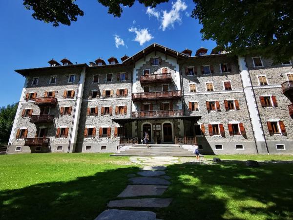 Στη φωτογραφία φαίνεται το αντικείμενο Grand Hotel Ceresole Reale studio apartment που βρίσκεται στην πόλη Ceresole Reale.