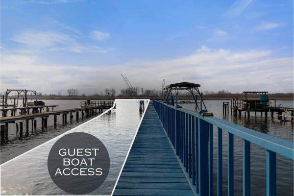 Na fotografii je vidět objekt Lakeside Bliss 2BR, 1BA with All Modern Comforts nacházející se ve městě Algonac.
