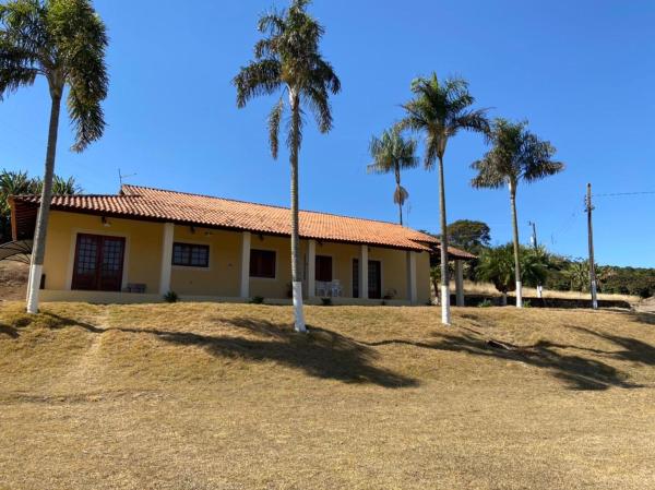 A la foto es mostra l'objecte Lindo Sítio na Serra Andradas a Poços de Caldas situat a la ciutat de Andradas.