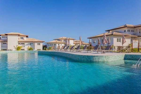 Op de foto is het object PF74 Excellent Apt 3/4 500m from Natural Pools te zien, gelegen in de stad Farol.