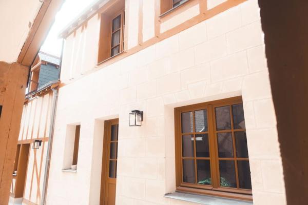 A la foto es mostra l'objecte Le Colimaçon situat a la ciutat de Tours.