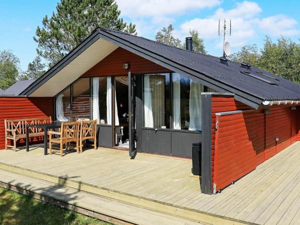 A la foto es mostra l'objecte 6 person holiday home in Ålbæk situat a la ciutat de Ålbæk.