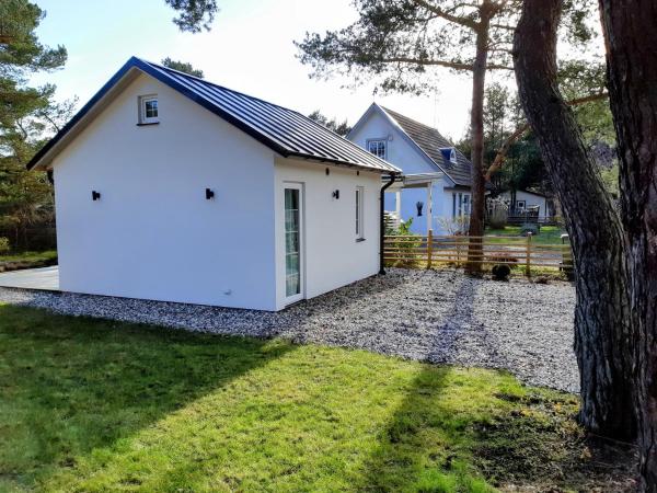 Tiny House For Four 200 M From Beautiful White Sandy Beach And 20 Min From Malmö - With Internet, Netflix And Parking Included - Vellinge