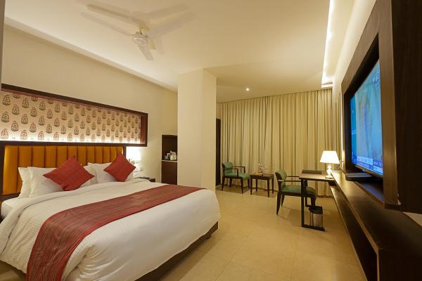 The photo shows the Grand Continent Secunderabad A Sarovar Portico Affiliate Hotel located in the city of Secunderabad.