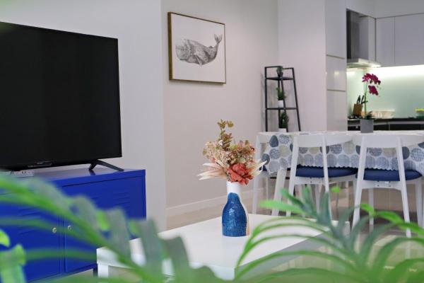 5 Pax Santorini Colour Themed Suite At Paradigm Mall,pj - Petaling Jaya