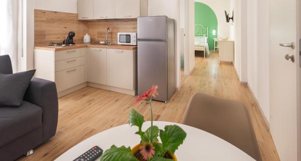 写真にはアルゲーロ市にあるOmbra i Sol apartmentsが写っています。