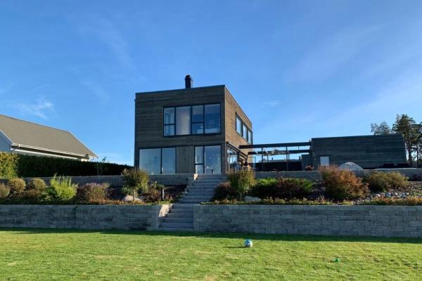 Guestly Homes - 4br Serene Villa With Garden - Nyköping