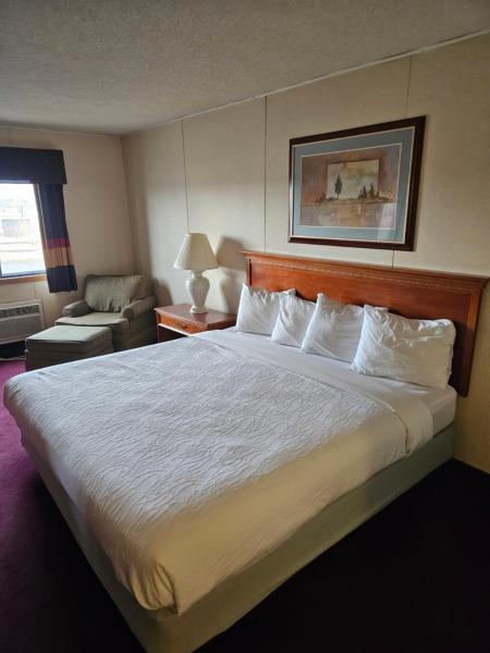 Rom med king-size-seng — 28 m² - Beartooth Inn