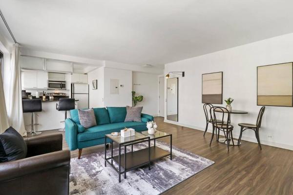 Kuva 1: Spacious & Modern 2BR Apartment - Algonquin 06-008E