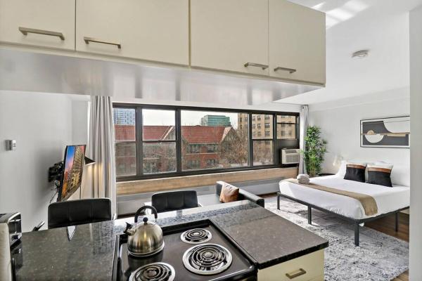 Foto 3: Warm & Elegant Studio Apt in Chicago - Algonquin 02-009A