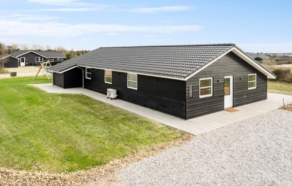 Nice Home In Tarm With Sauna