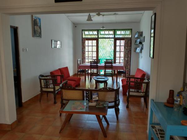 Na fotografii je vidět objekt Lady Gordons Homestay nacházející se ve městě Kandy.