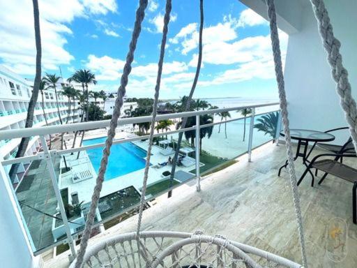 The photo shows the Boca chica Presidential Suites Hamaca located in the city of Cuevas.