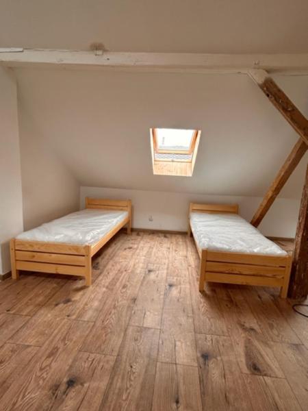 Na fotografii je vidět objekt private house nacházející se ve městě Malečov.