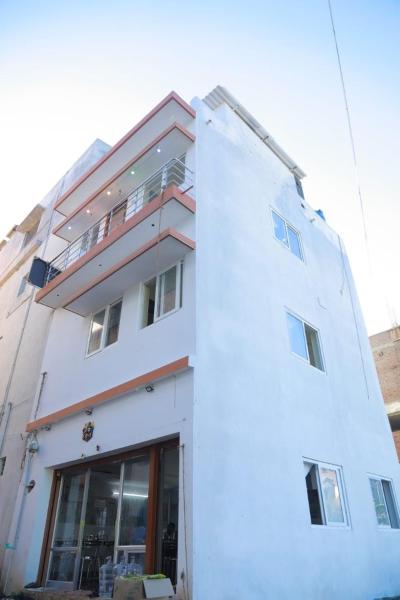 A la foto es mostra l'objecte Amudha Hotels & Restaurant situat a la ciutat de Yercaud.