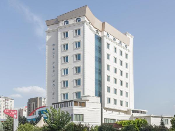 Na foto é possível ver o objeto Gazi Park Hotel localizado na cidade de Ankara.