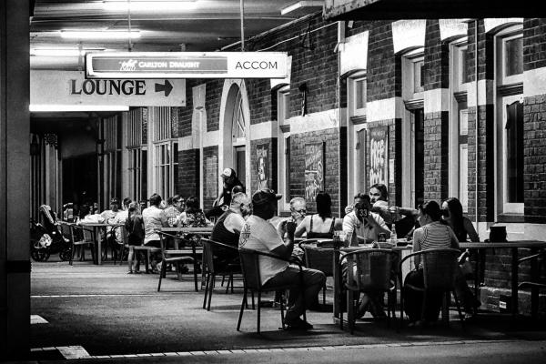 A la foto es mostra l'objecte Junee Hotel situat a la ciutat de Harefield.