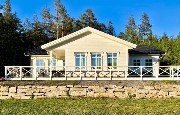 A la foto es mostra l'objecte Amazing Home In Lunde With Wifi situat a la ciutat de Norem.