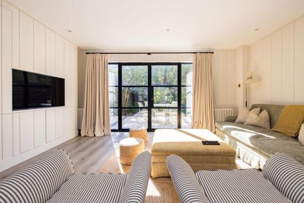 Battersea Set – 3 Bedroom Home with Garden, London