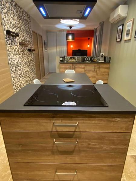 A la foto es mostra l'objecte Loft pied de Coline au calme situat a la ciutat de Ginasservis.