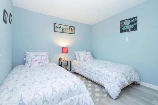 Photo 4 : Side by Side Downtown Homes Perfect for ACL, F1 & Football Group Stay