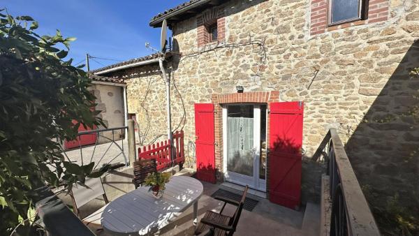 A la foto es mostra l'objecte Le gite de nathye situat a la ciutat de Saint-Junien.